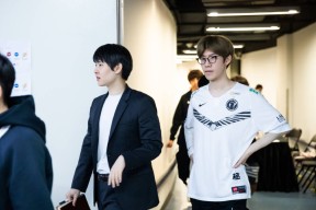 南宫包含从TheShy在西班牙队比赛中高光表现到费耶诺德刷新队史纪录备战欧超杯，AC米兰再遭质疑备战NBA总决赛的词条