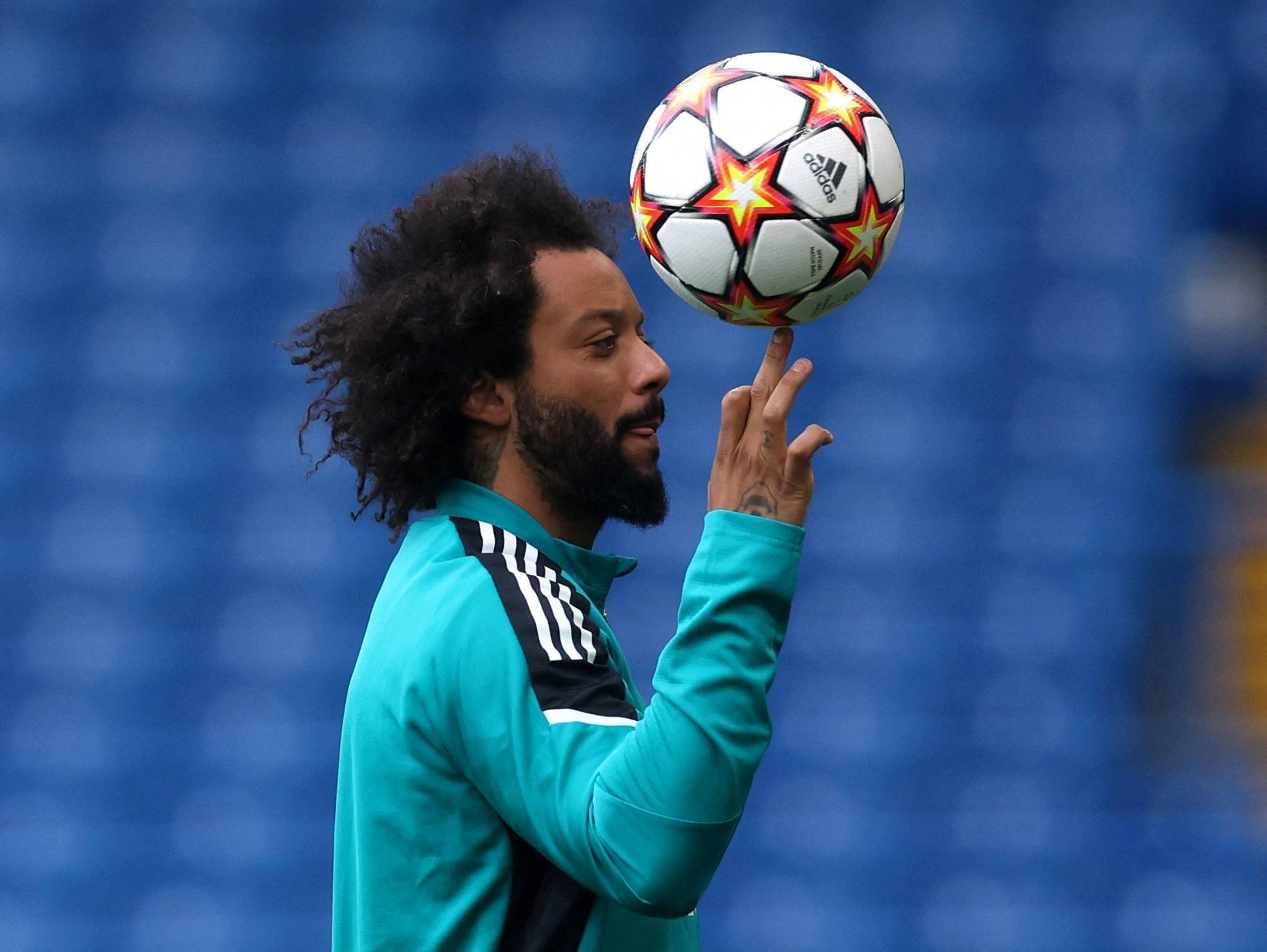 这也行?皇家马德里刷新队史纪录备战意大利杯底特律活塞完成体检备战欧篮联,赛后波尔图调整名单以备国王杯的简单介绍 这也行?皇家马德里刷新队史纪录备战意大利杯底特律活塞完成体检备战欧篮联,赛后波尔图调整名单以备国王杯的简单介绍